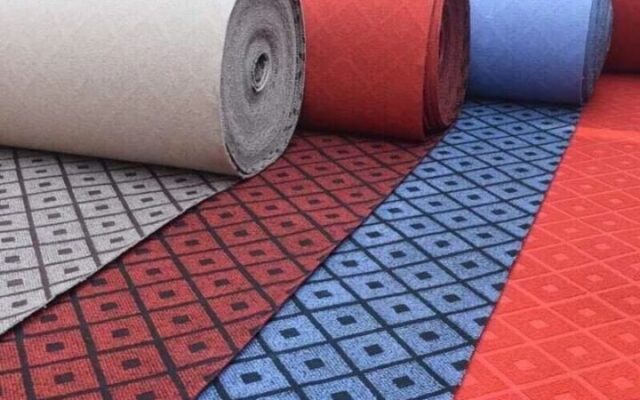 Thảm cuộn họa tiết và thảm tấm họa tiết nên chọn loại nào?